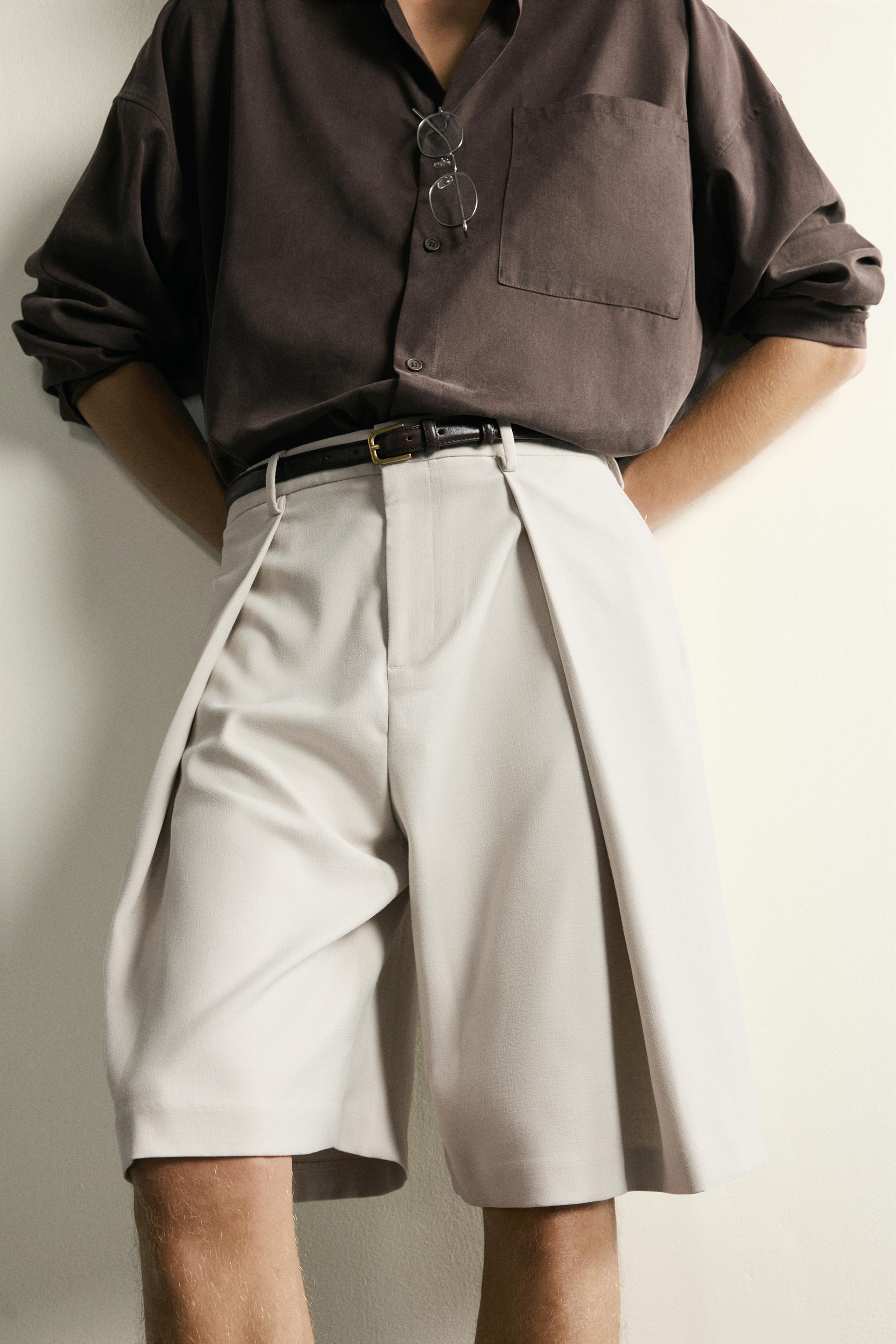 WIDE FIT PLEATED SHORTS